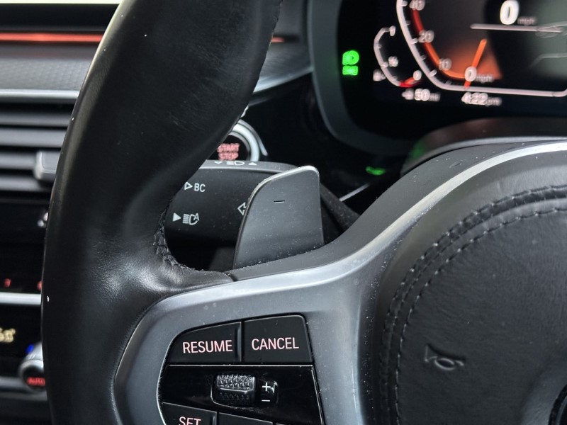 2021 (21) BMW 5 SERIES 520i MHT M Sport 5dr Touring  5011827