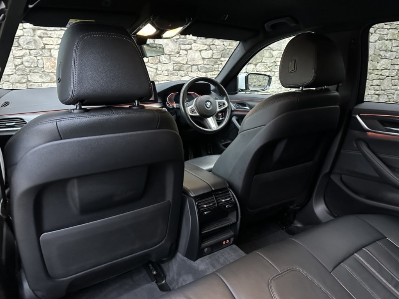 2021 (21) BMW 5 SERIES 520i MHT M Sport 5dr Touring  5011849