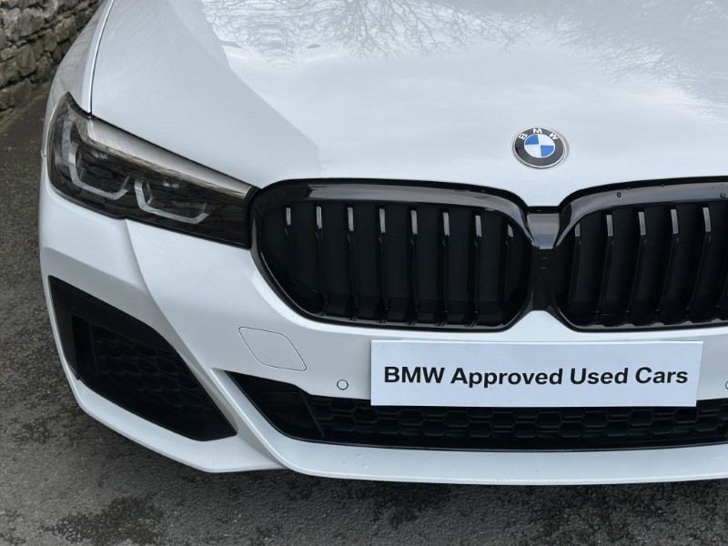 2021 (21) BMW 5 SERIES 520i MHT M Sport 5dr Touring  5011831