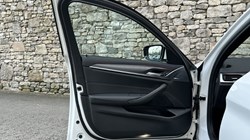 2021 (21) BMW 5 SERIES 520i MHT M Sport 5dr Touring 5011844