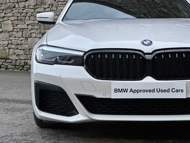 2021 (21) BMW 5 SERIES 520i MHT M Sport 5dr Touring  5011863