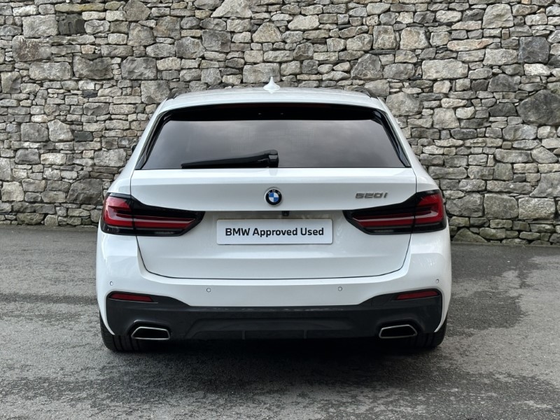 2021 (21) BMW 5 SERIES 520i MHT M Sport 5dr Touring  5011842