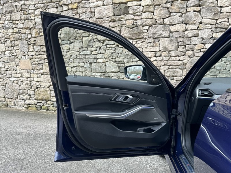 2020 (70) BMW 3 SERIES 330d M Sport Pro Edition 4dr Saloon  5010191