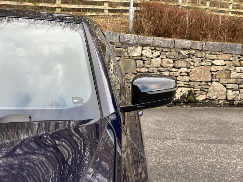 2020 (70) BMW 3 SERIES 330d M Sport Pro Edition 4dr Saloon  5010198