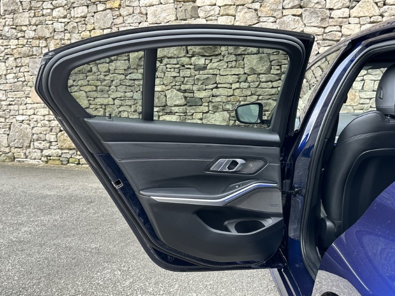 2020 (70) BMW 3 SERIES 330d M Sport Pro Edition 4dr Saloon  5010192