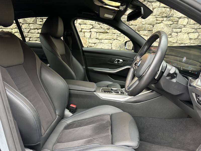 2024 (74) BMW 3 SERIES 320i M Sport 4dr Saloon  5036022