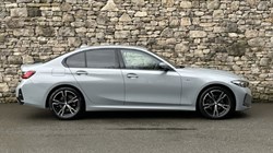 2024 (74) BMW 3 SERIES 320i M Sport 4dr Saloon 5036016