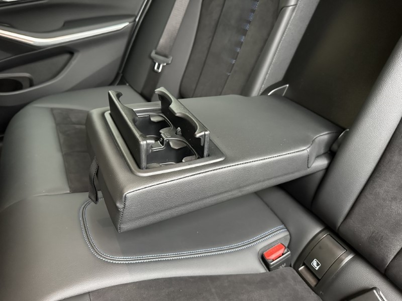 2024 (74) BMW 3 SERIES 320i M Sport 4dr Saloon  5036060