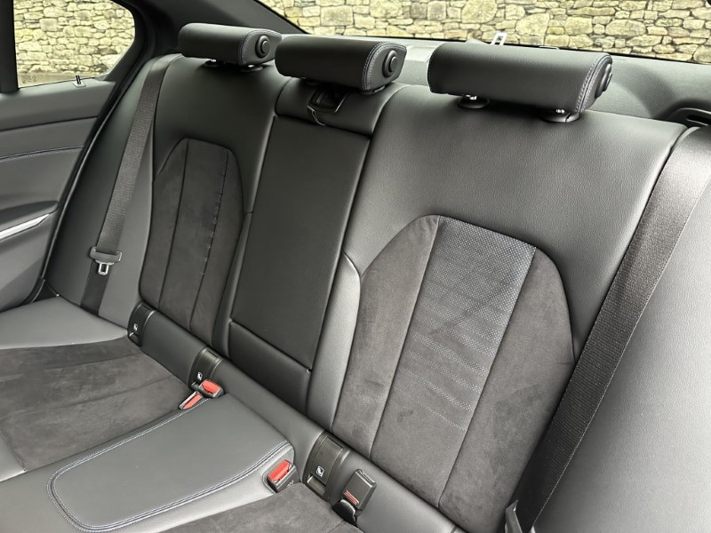 2024 (74) BMW 3 SERIES 320i M Sport 4dr Saloon  5036058