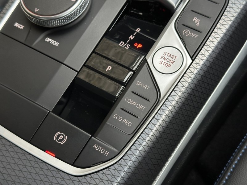 2024 (74) BMW 3 SERIES 320i M Sport 4dr Saloon  5036035