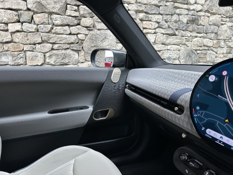 2026 (75) MINI COOPER E Exclusive 3dr Auto 5654282