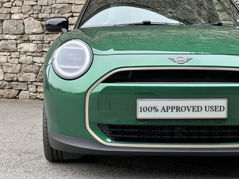 2026 (75) MINI COOPER E Exclusive 3dr Auto 5654338