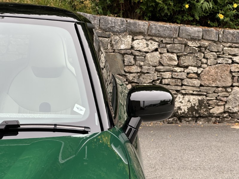 2026 (75) MINI COOPER E Exclusive 3dr Auto 5654331