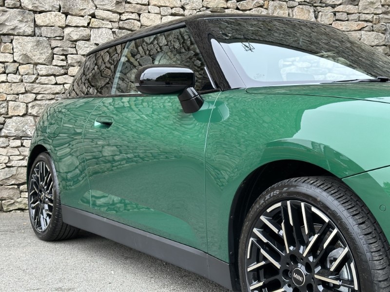 2026 (75) MINI COOPER E Exclusive 3dr Auto 5654344
