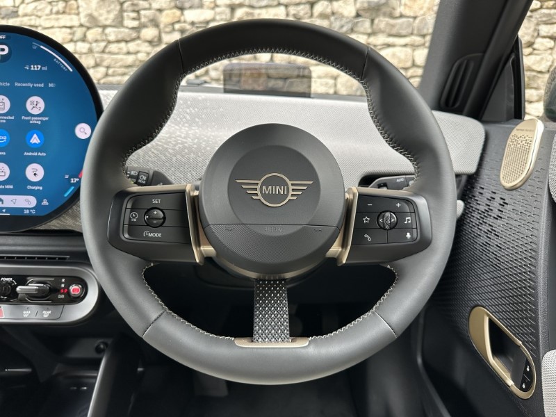 2026 (75) MINI COOPER E Exclusive 3dr Auto 5654326