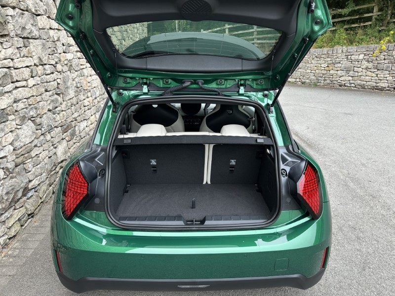 2026 (75) MINI COOPER E Exclusive 3dr Auto 5654253
