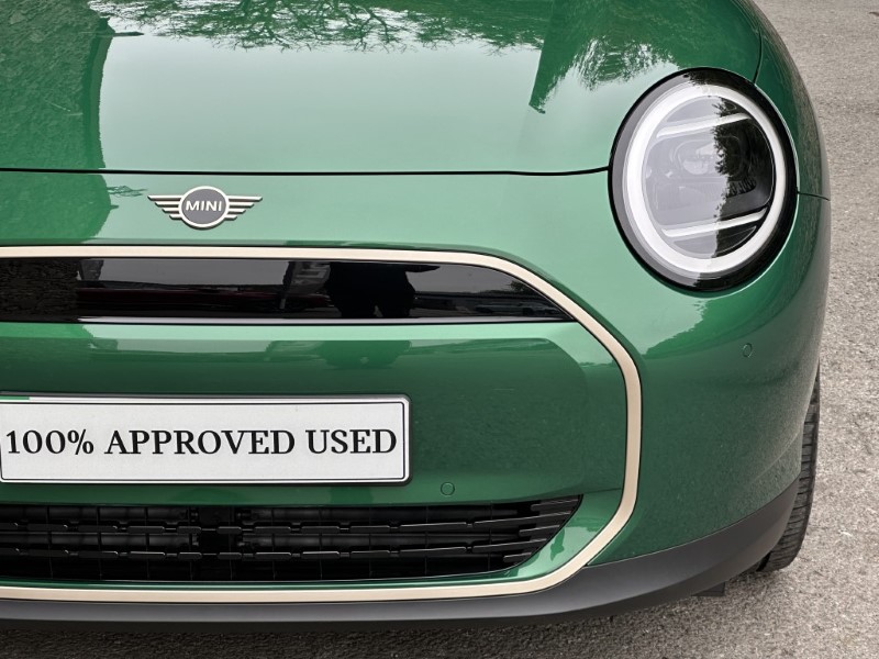 2026 (75) MINI COOPER E Exclusive 3dr Auto 5654298