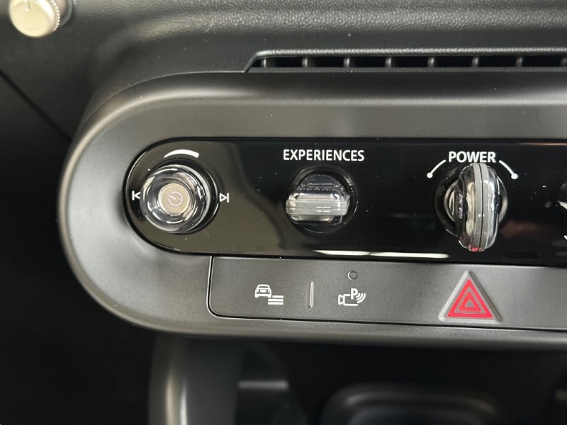 2026 (75) MINI COOPER E Exclusive 3dr Auto 5654280