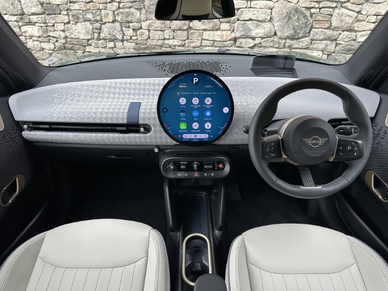 2026 (75) MINI COOPER E Exclusive 3dr Auto 5654327