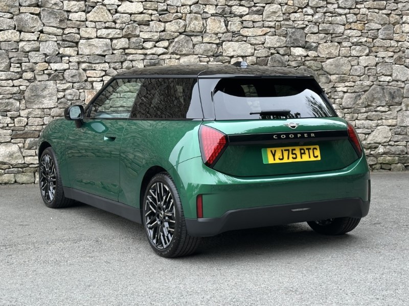 2026 (75) MINI COOPER E Exclusive 3dr Auto 1