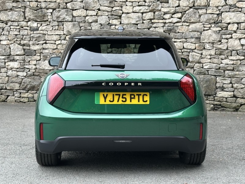 2026 (75) MINI COOPER E Exclusive 3dr Auto 5654321