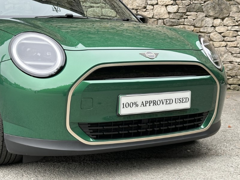 2026 (75) MINI COOPER E Exclusive 3dr Auto 5654337
