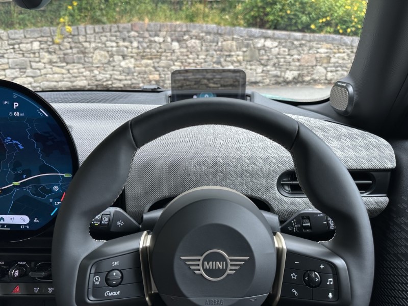 2026 (75) MINI COOPER 1.5 C Exclusive 3dr Auto 5652721