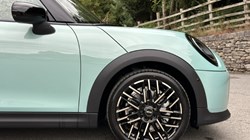 2026 (75) MINI COOPER 1.5 C Exclusive 3dr Auto 5652728