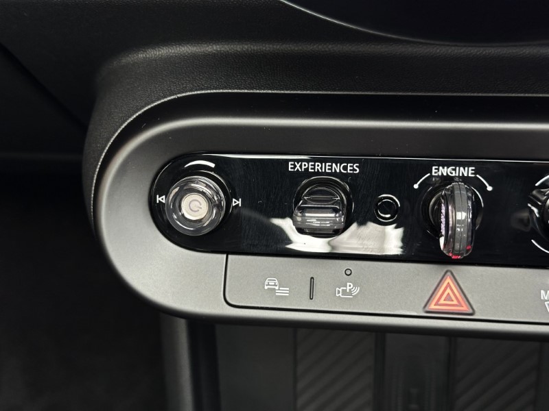 2026 (75) MINI COOPER 1.5 C Exclusive 3dr Auto 5652690