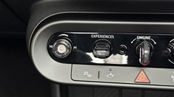2026 (75) MINI COOPER 1.5 C Exclusive 3dr Auto 5652690