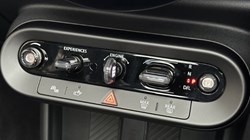 2026 (75) MINI COOPER 1.5 C Exclusive 3dr Auto 5652689