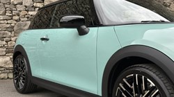 2026 (75) MINI COOPER 1.5 C Exclusive 3dr Auto 5652730