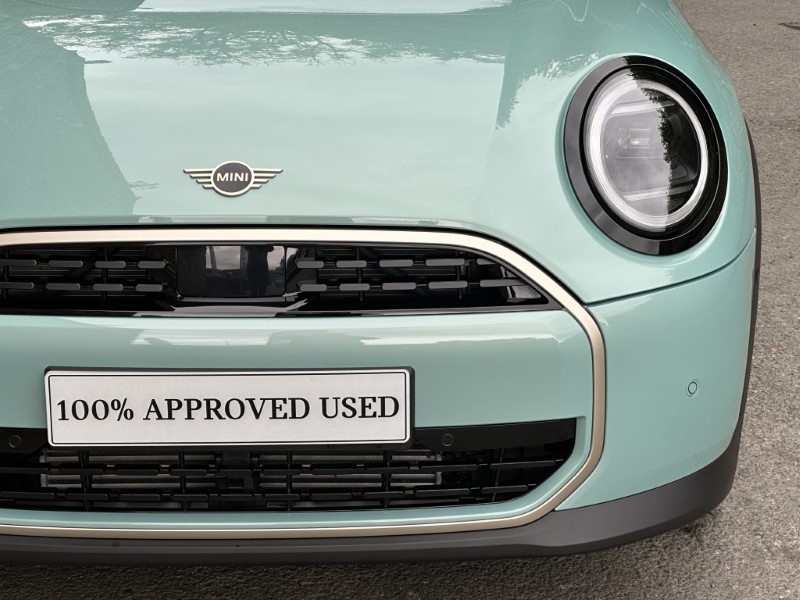 2026 (75) MINI COOPER 1.5 C Exclusive 3dr Auto 5652692