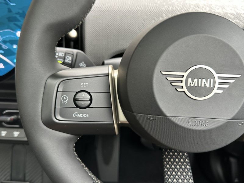 2026 (75) MINI COOPER 1.5 C Exclusive 3dr Auto 5652686