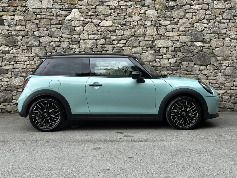 2026 (75) MINI COOPER 1.5 C Exclusive 3dr Auto 5652668