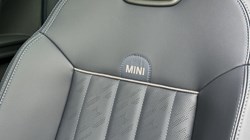 2026 (75) MINI COOPER 1.5 C Exclusive 3dr Auto 5652696
