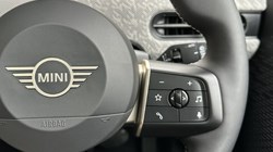 2026 (75) MINI COOPER 1.5 C Exclusive 3dr Auto 5652687