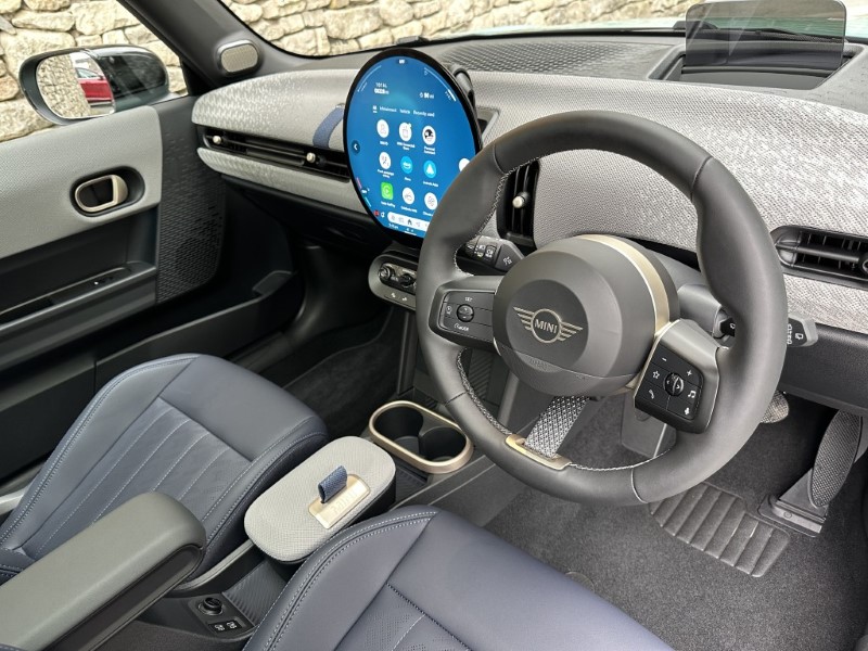 2026 (75) MINI COOPER 1.5 C Exclusive 3dr Auto 5652675