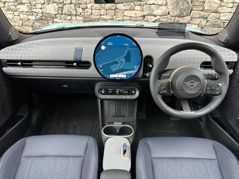 2026 (75) MINI COOPER 1.5 C Exclusive 3dr Auto 5652710