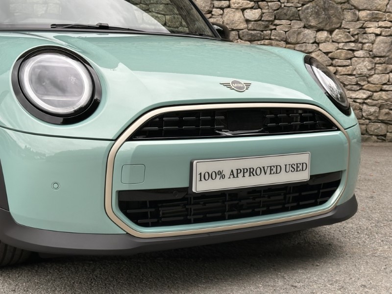 2026 (75) MINI COOPER 1.5 C Exclusive 3dr Auto 5652724