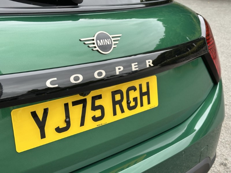 2026 (75) MINI COOPER 1.5 C Classic 5dr Auto 5658126