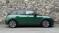 2026 (75) MINI COOPER 1.5 C Classic 5dr Auto 5658122