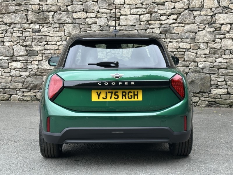 2026 (75) MINI COOPER 1.5 C Classic 5dr Auto 5658162