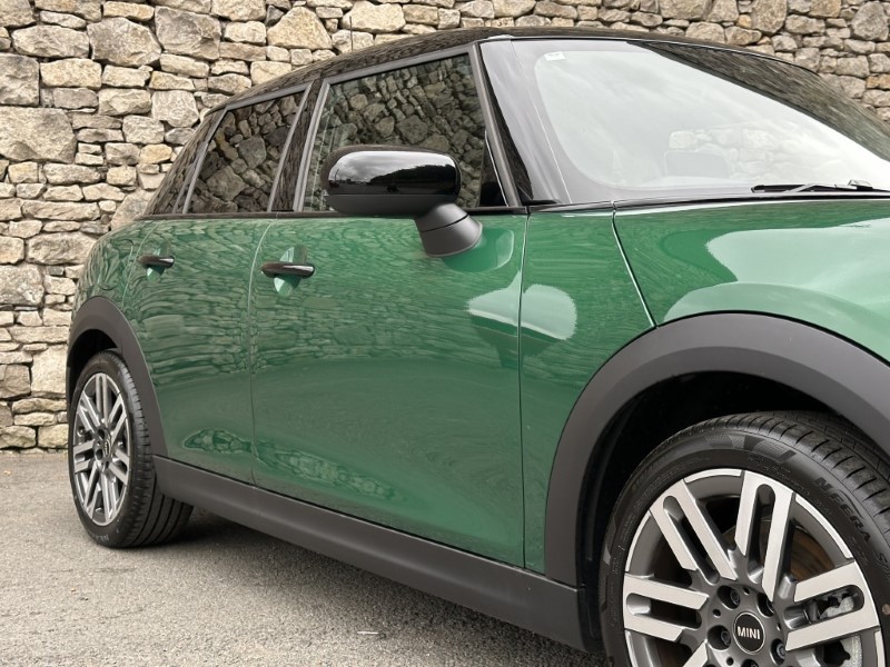 2026 (75) MINI COOPER 1.5 C Classic 5dr Auto 5658186