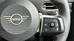 2026 (75) MINI COOPER 1.5 C Classic 5dr Auto 5658141