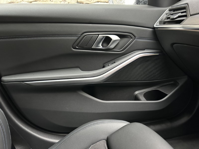 2024 (74) BMW 3 SERIES 320i M Sport 4dr Saloon  4997284