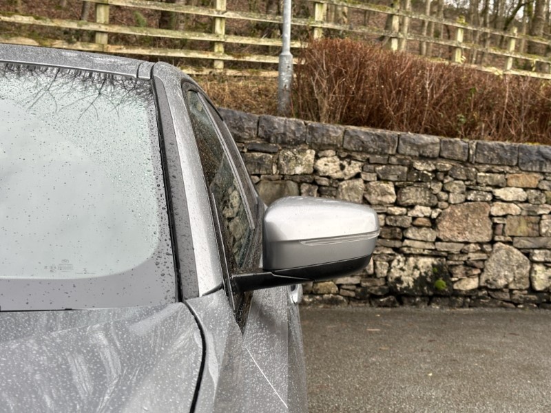 2024 (74) BMW 3 SERIES 320i M Sport 4dr Saloon  4997347