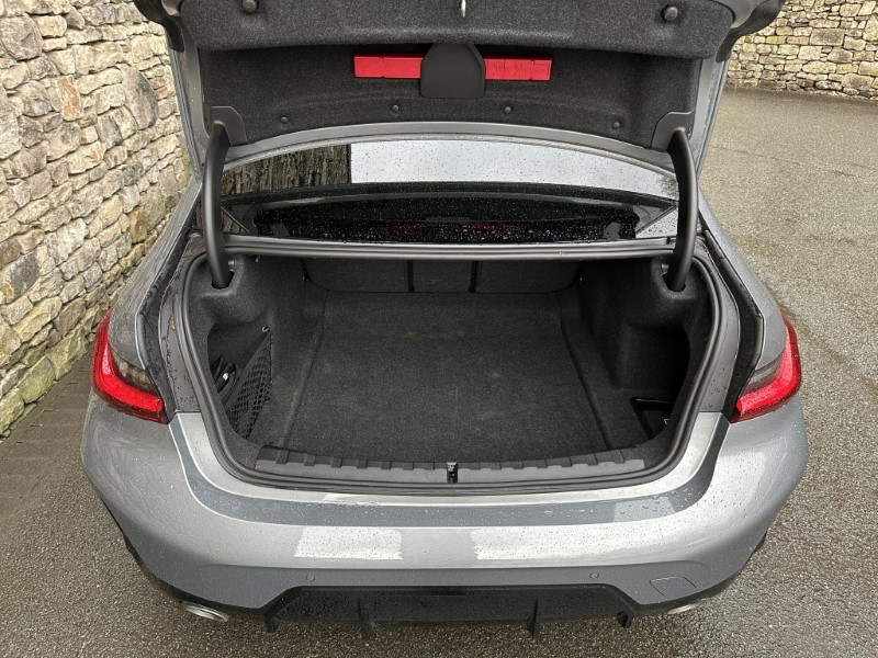 2024 (74) BMW 3 SERIES 320i M Sport 4dr Saloon  4997327