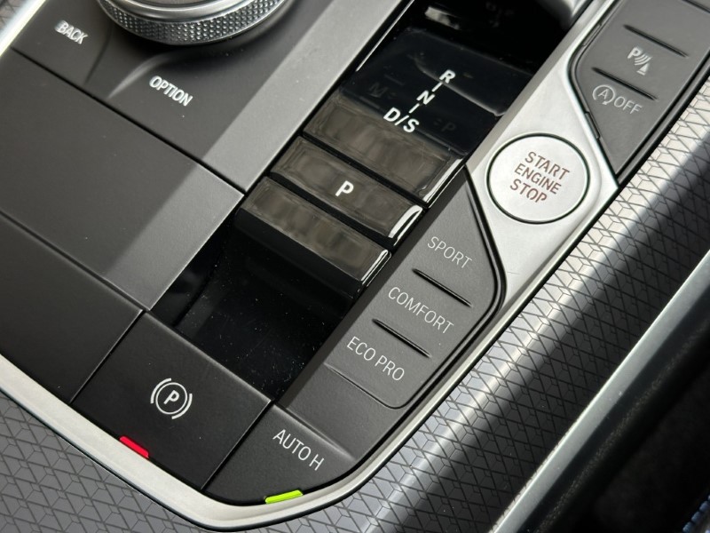 2024 (74) BMW 3 SERIES 320i M Sport 4dr Saloon  4997279