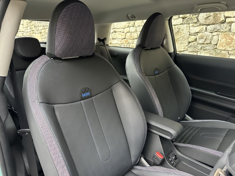 2024 (74) MINI COOPER 1.5 C Classic 3dr Auto 5033562